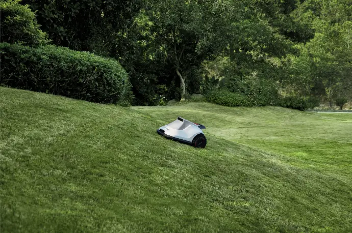 TerraMow V600 robotmaaier voor tuinen tot 600m² TerraMow V600 robotmaaier voor tuinen tot 600m²